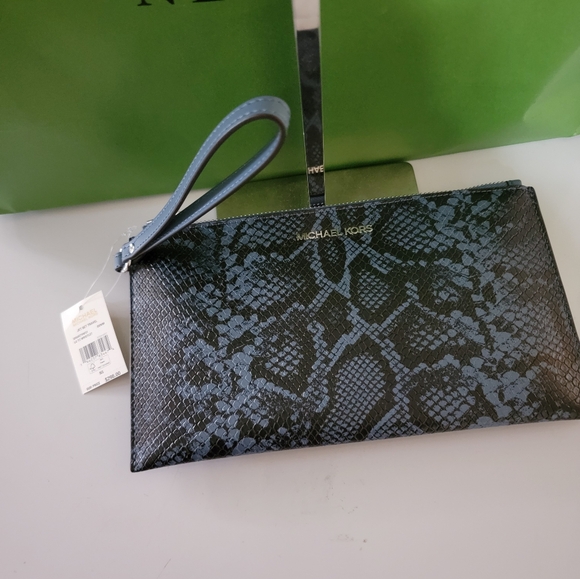 NWT Micheal kors jet set large wristlet - Picture 2 of 5